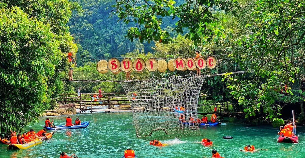 Suối nước Moọc (Nguồn: Internet)