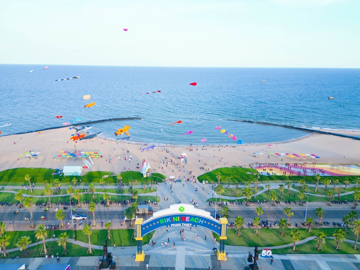 Không gian rộng lớn của Bikini Beach (Nguồn: Internet)