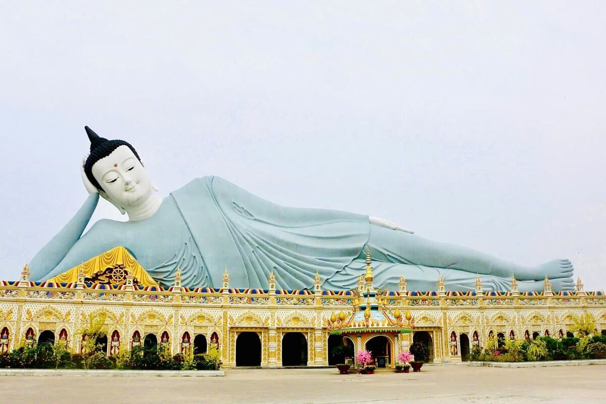 Tượng Phật nhập Niết bàn của chùa Som Rong (Nguồn: Internet)
