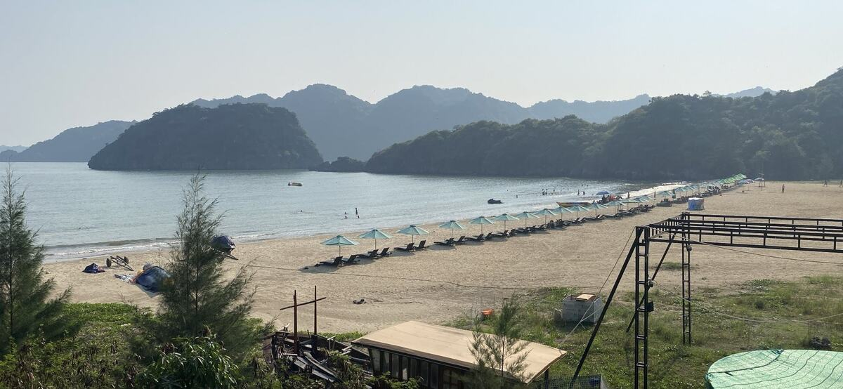 Bãi tắm Tùng Thu: “Nàng thơ” yên bình của đảo ngọc Cát Bà - ảnh 2
