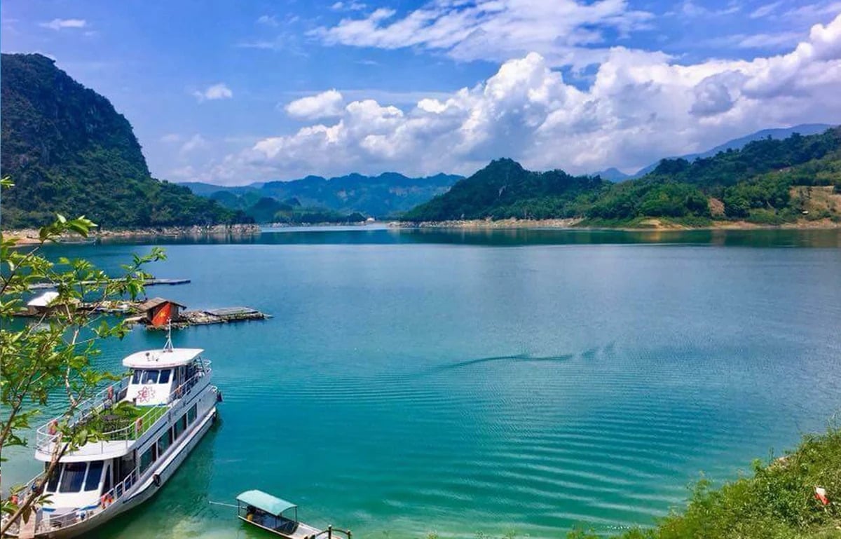 Top 5 địa điểm đẹp nhất Hòa Bình cho chuyến du lịch hè 2025 - ảnh 1