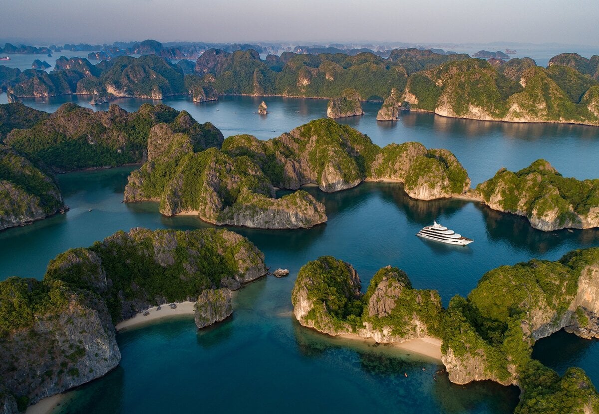 Top 5 địa điểm du lịch gần Hạ Long nên đi dịp hè 2025 - ảnh 1