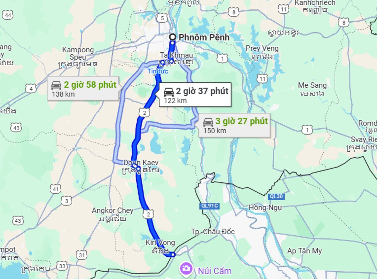 Từ An Giang (cửa khẩu Tịnh Biên) sang Campuchia (thủ đô Phnom Penh) là khoảng 128 km (Ảnh: Ảnh chụp màn hình Google Maps)