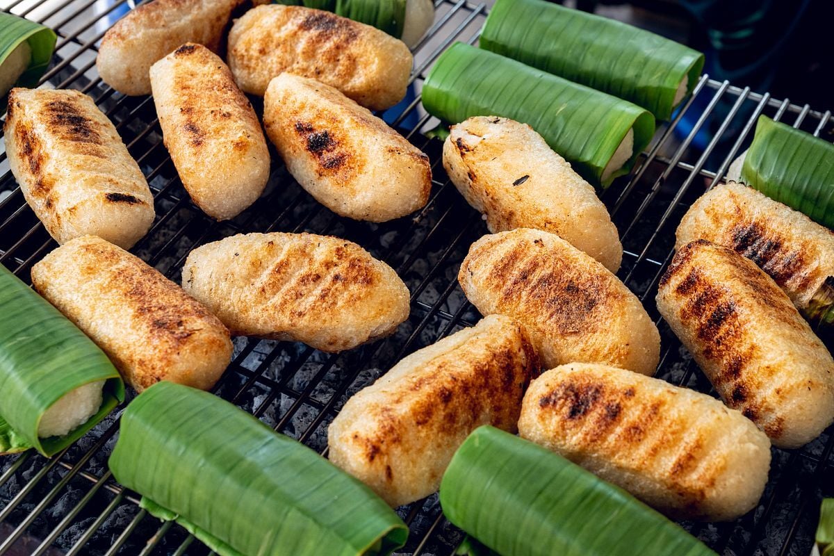 Chuối nếp nướng Cần Thơ - Món ăn vặt ngon nức tiếng xứ Tây Đô - ảnh 1