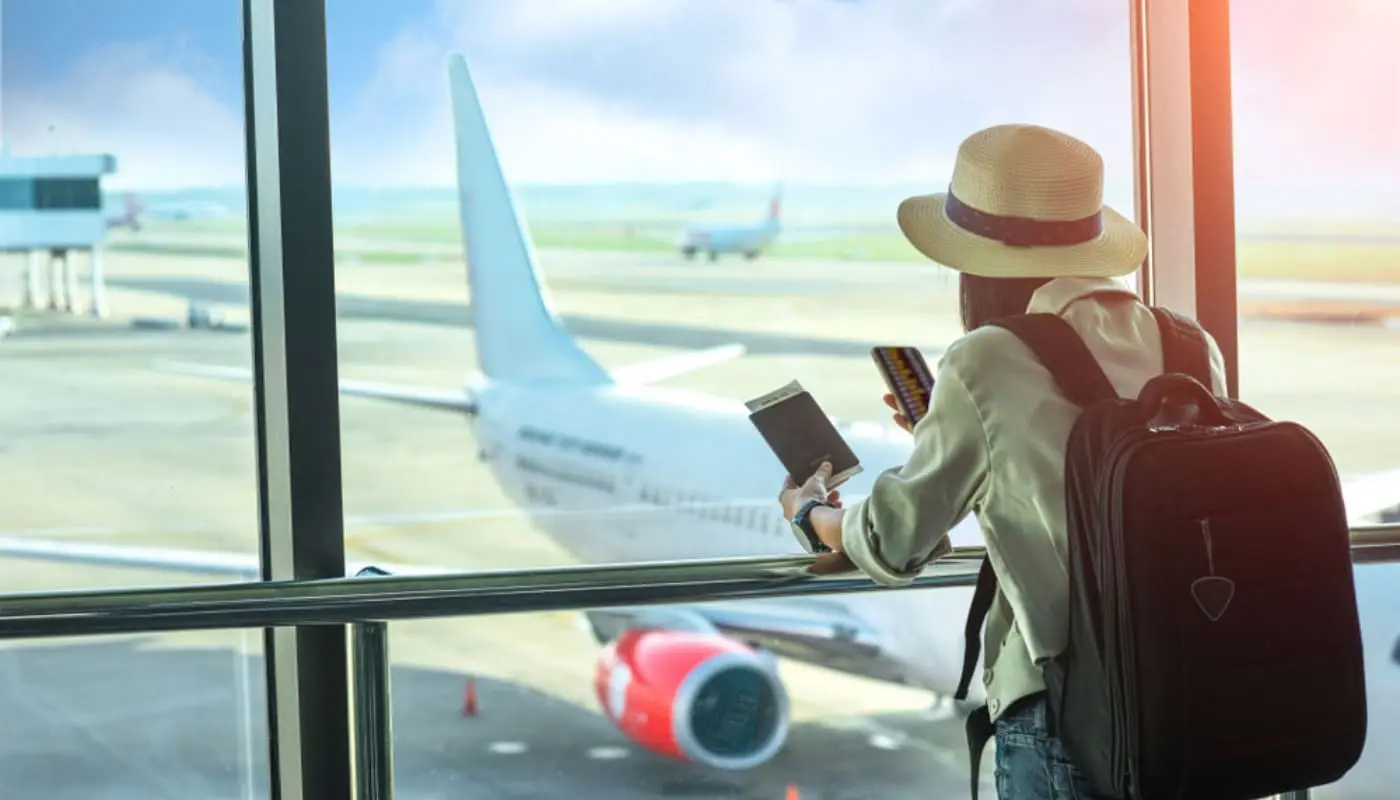 Đừng vội bỏ vé mà hãy đến quầy check-in kiểm tra thông tin (Ảnh: Internet)