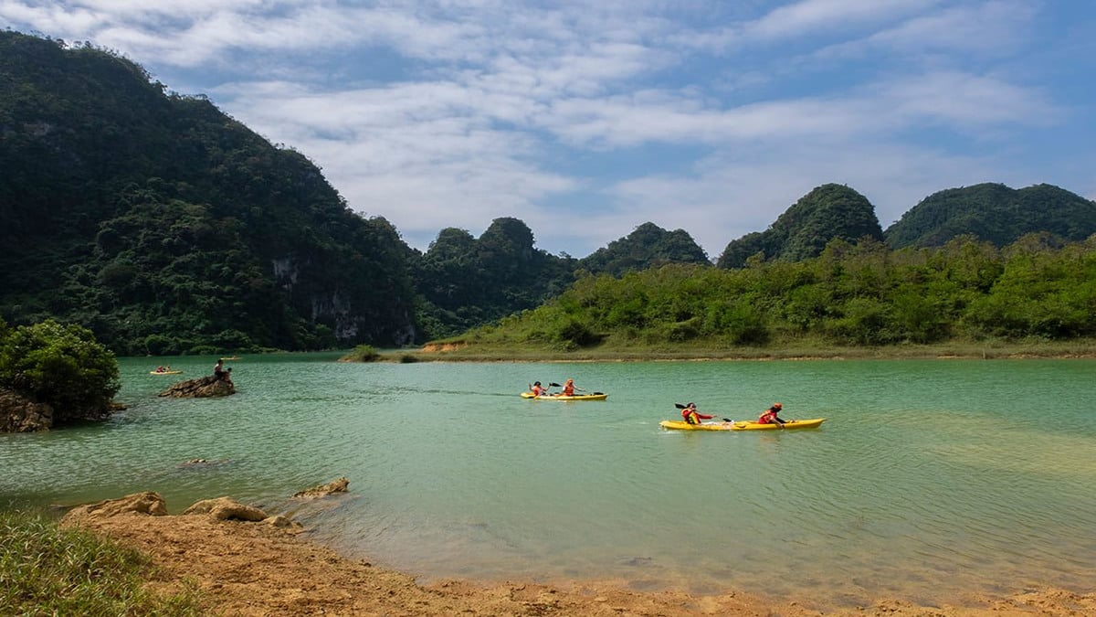 Hồ Nong Dùng: Điểm cắm trại lý tưởng ở Lạng Sơn - ảnh 2