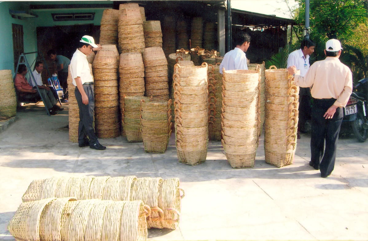 Nghề đan giỏ đã trở thành nguồn thu nhập của người dân (Ảnh: Internet)