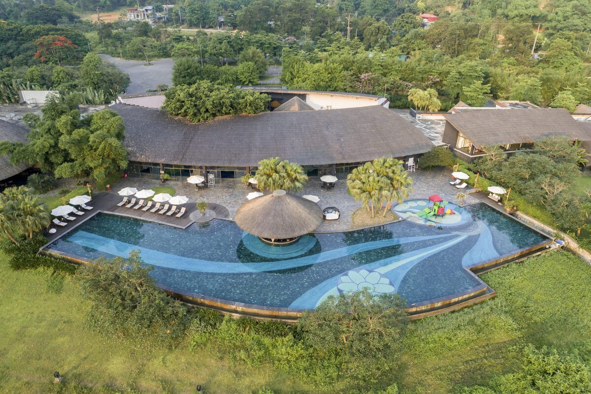 5 resort đẹp nhất Hòa Bình đáng trải nghiệm hè 2025 - ảnh 1