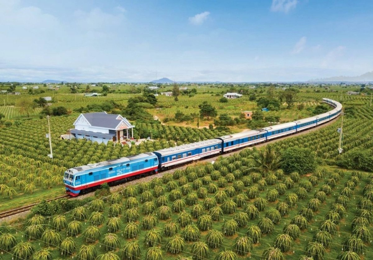 Các chuyến tàu từ ga Đồng Hới (Quảng Bình) đến ga Vinh (Nghệ An) có nhiều chuyến mỗi ngày (Nguồn: Internet)