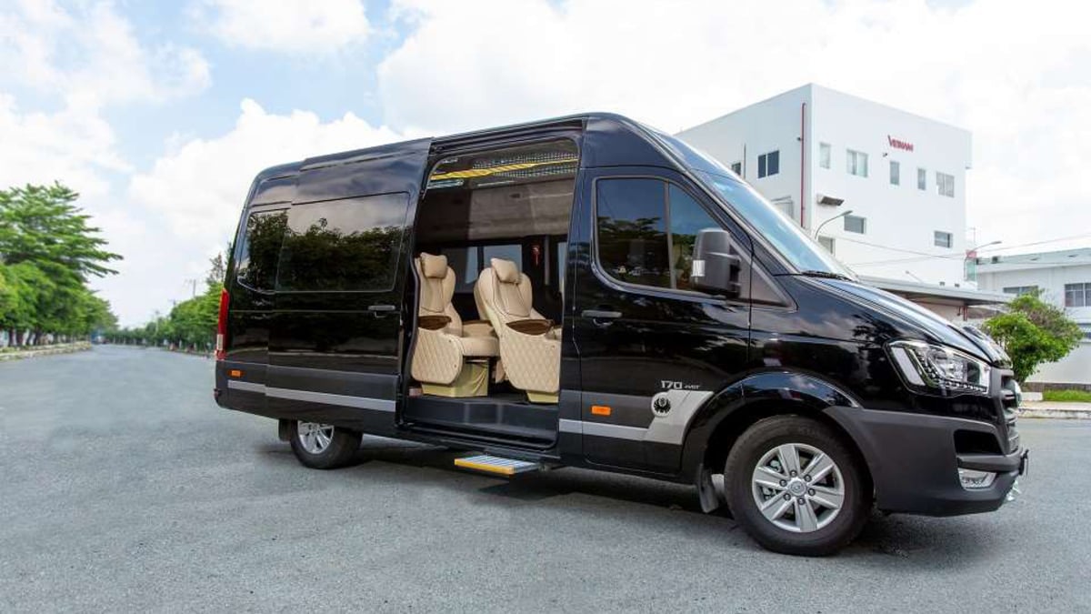 Xe khách và xe limousine là phương án phổ biến và tiện lợi khi di chuyển từ Quảng Bình đến Nghệ An (Nguồn: Internet)