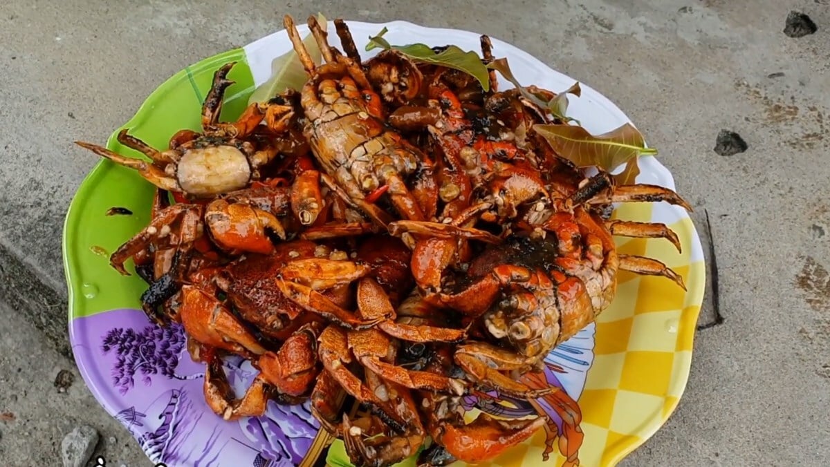 Ba khía rang me Cần Thơ là món gì? Top quán ngon nhất định phải thử - ảnh 1