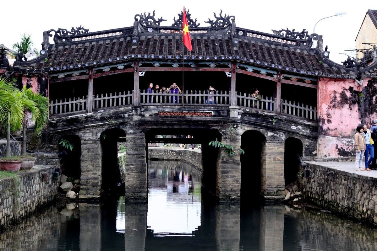 Một trong số những lý do Chùa Cầu được xây dựng nhằm mục địch giao thương, buôn bán (Nguồn: Internet)
