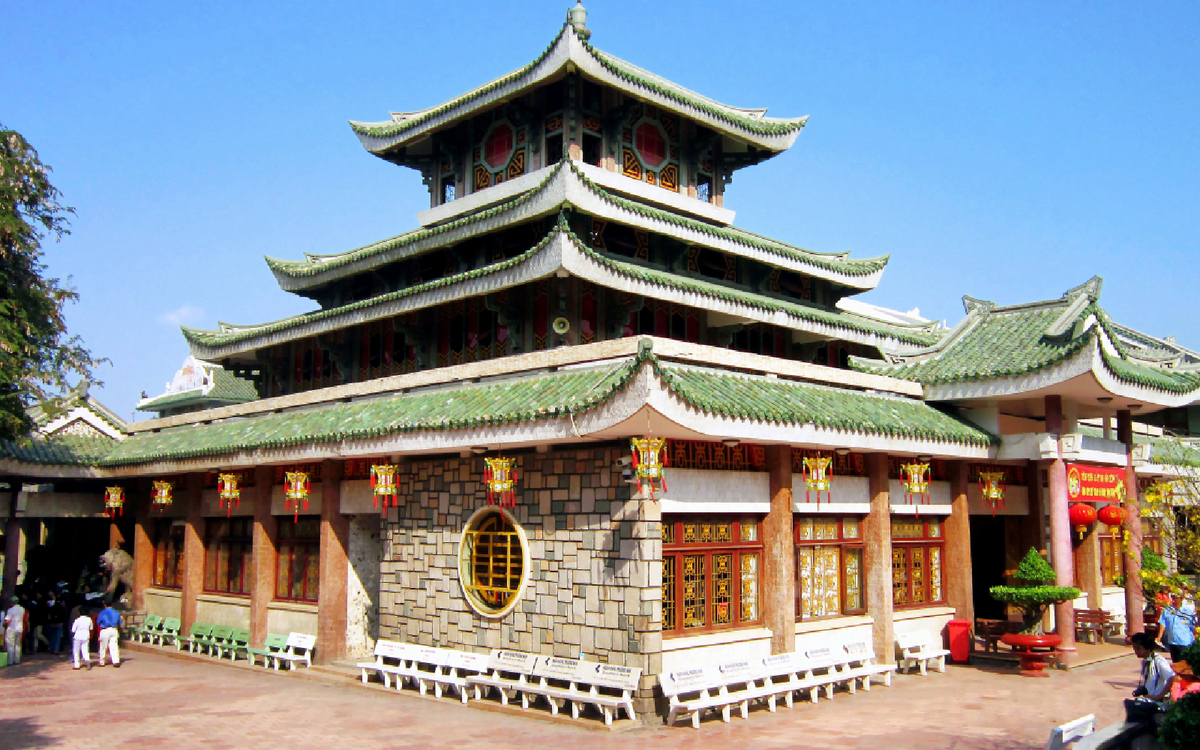 Chùa Bà Châu Đốc (Ảnh: Zoomtravel)