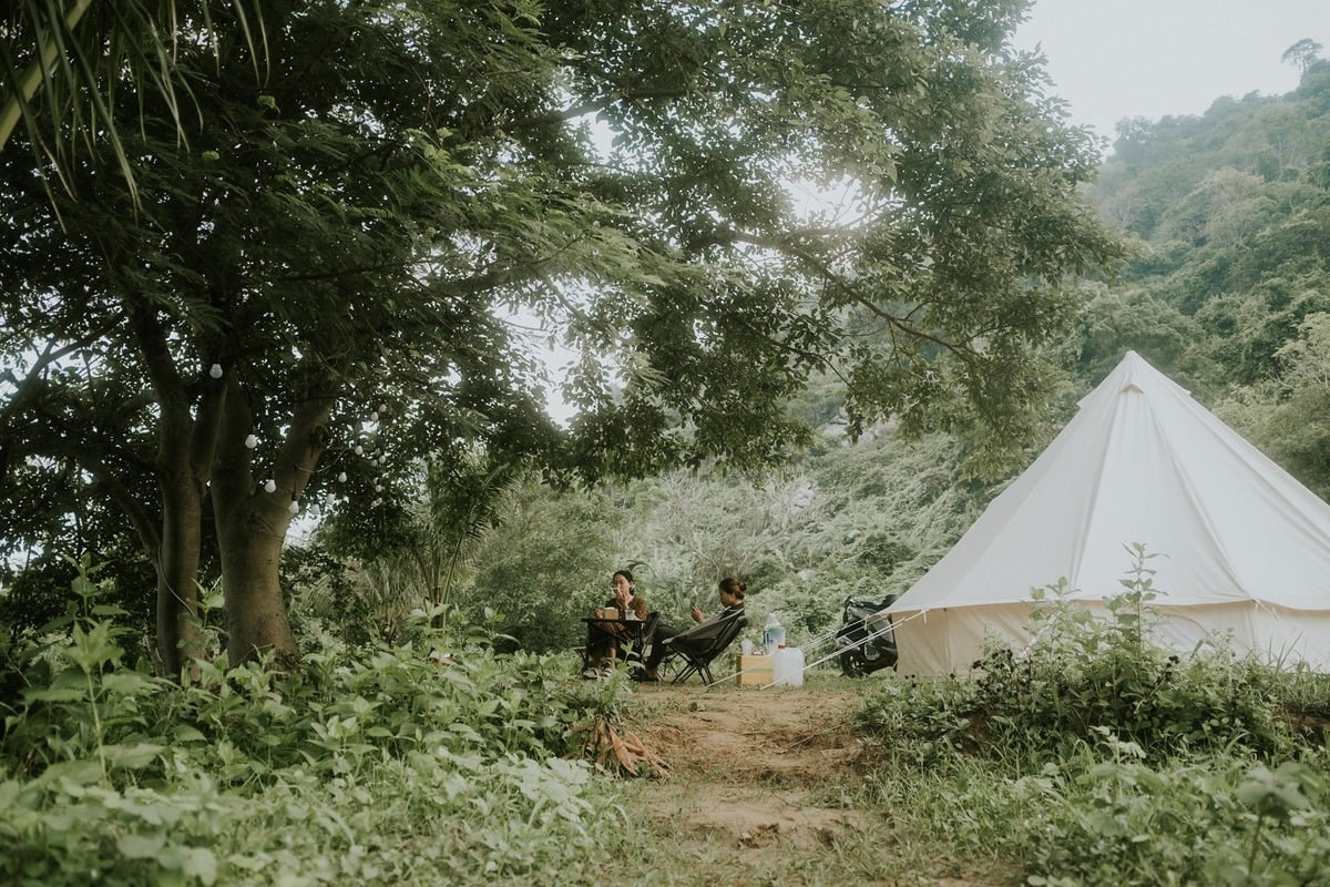 Không gian yên bình giữa thiên nhiên núi rừng (Nguồn: Lữ Quán Village - Camping Núi Bà Đen)