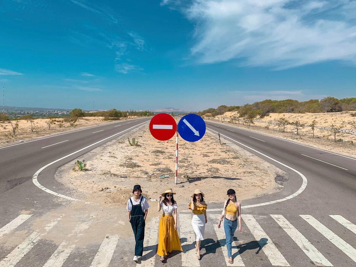 Check-in Bàu Trắng (Nguồn: Intrenet)