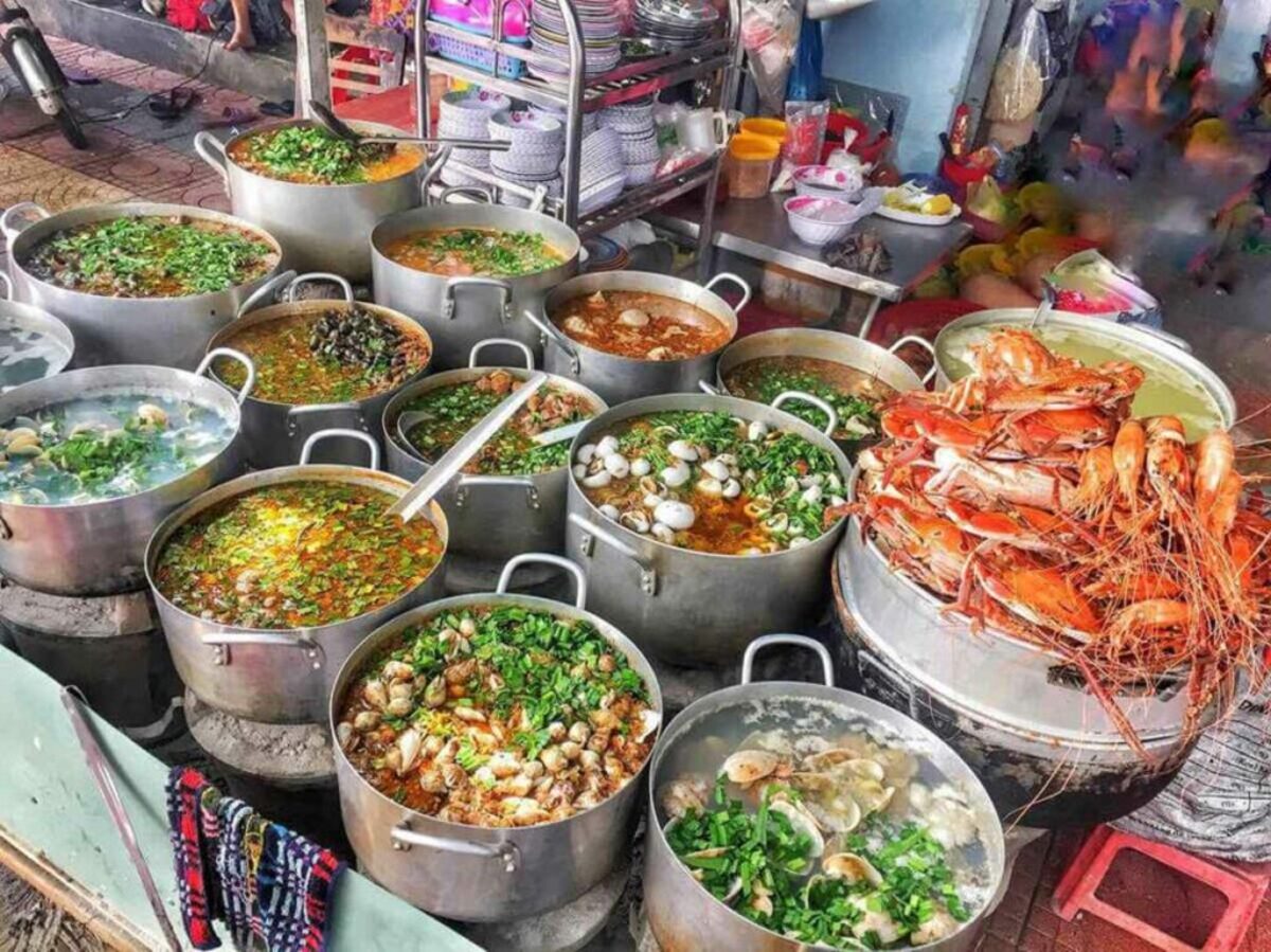 Khám phá phố ẩm thực Quy Nhơn - Thiên đường ăn uống không thể bỏ lỡ - ảnh 1