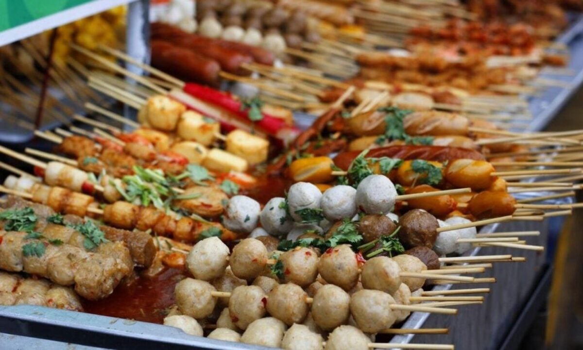 Khám phá phố ẩm thực Quy Nhơn - Thiên đường ăn uống không thể bỏ lỡ - ảnh 2