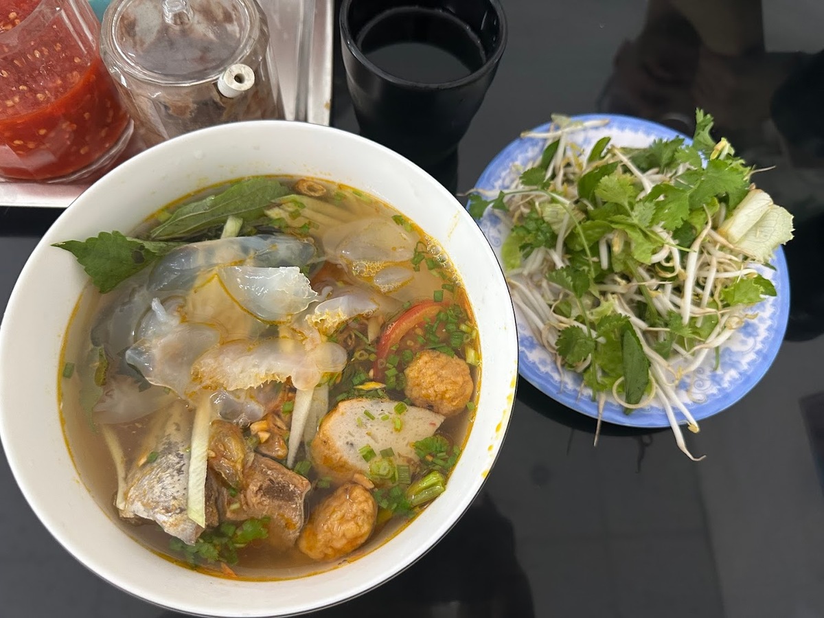 Bún sứa Quy Nhơn: Món ngon nức tiếng phải thử khi đến thành phố biển - ảnh 2