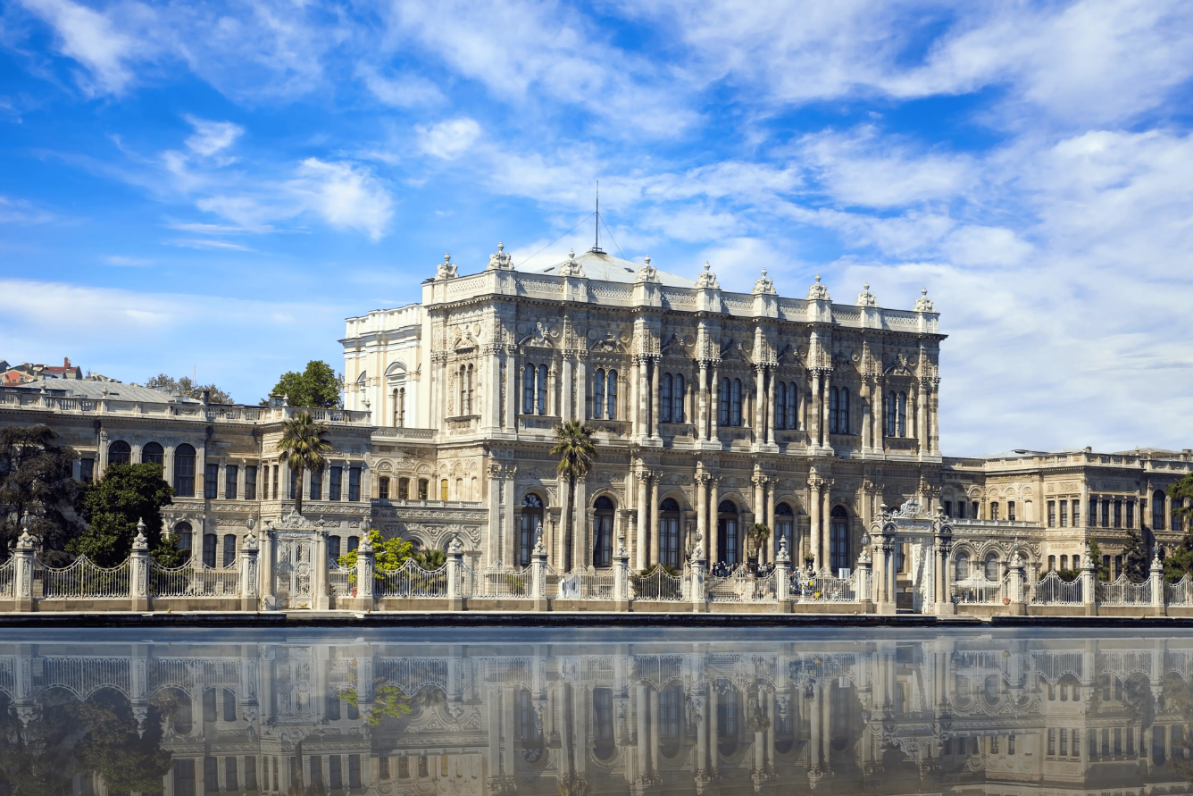 Cung điện Dolmabahce - Thổ Nhĩ Kỳ (Ảnh: Internet)
