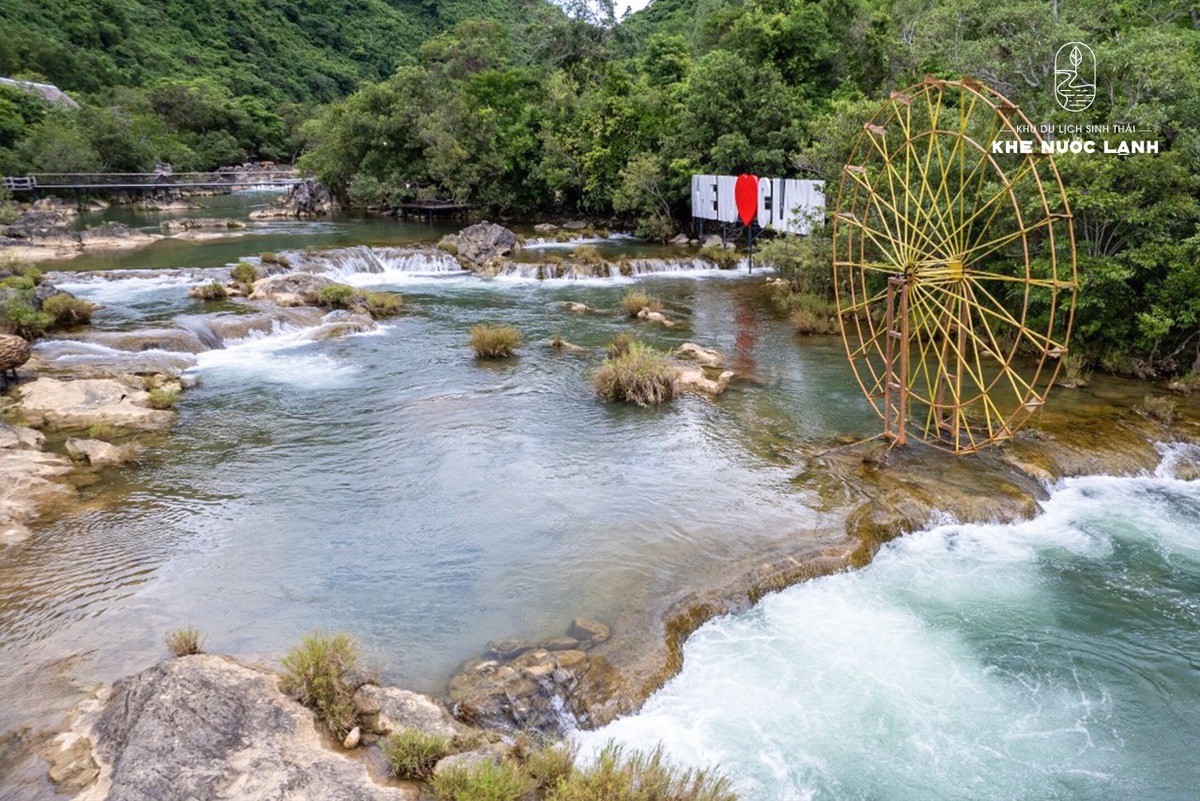 Thời điểm lý tưởng để du lịch Khe Nước Lạnh là từ tháng 4 đến tháng 8 (Ảnh: Khu du lịch sinh thái Khe Nước Lạnh - Quảng Bình)