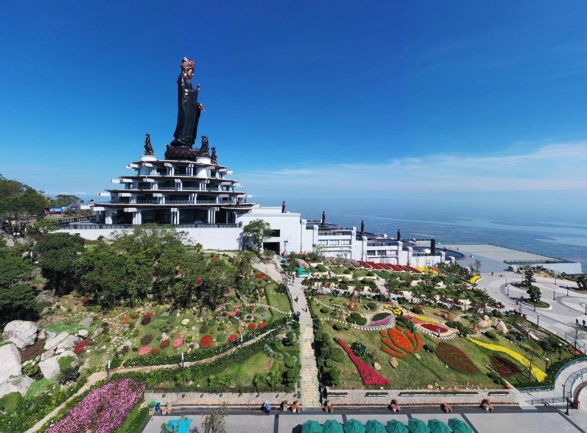 Chiêm ngưỡng điểm du lịch độc đáo của Tây Ninh, nơi được mệnh danh là “nóc nhà Đông Nam Bộ” - ảnh 1