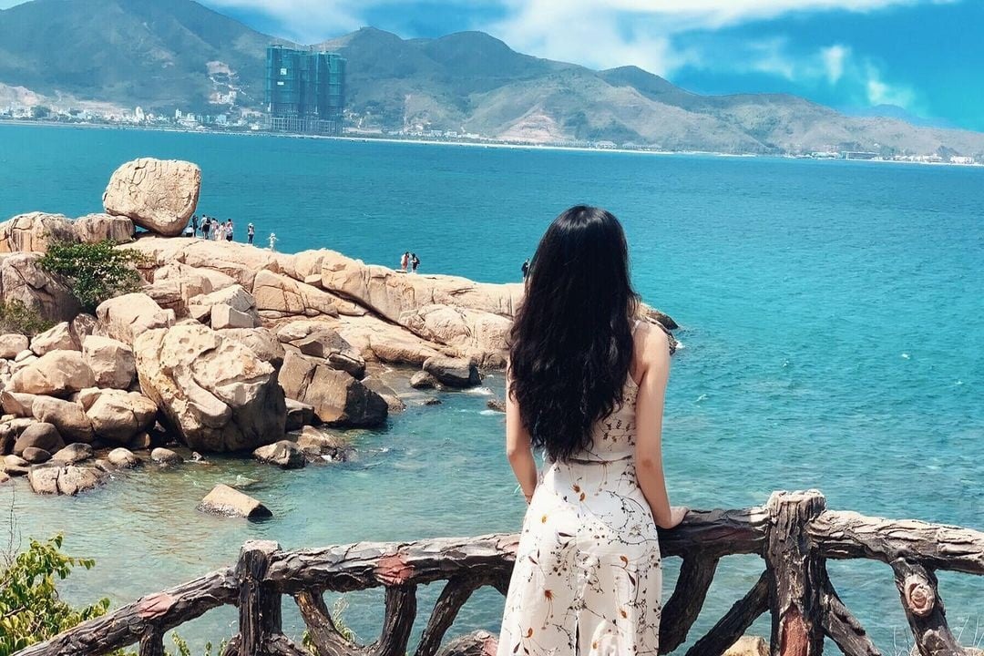Tại sao lại có Hòn Chồng Nha Trang - Huyền thoại nào tạo nên kỳ quan đá chồng? - ảnh 1