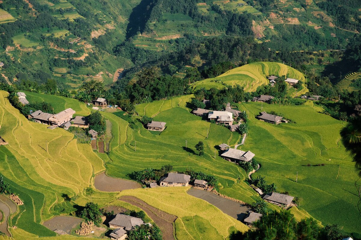 Bản Phùng Hà Giang: Vẻ đẹp tựa cổ tích nơi miền đá nở hoa - ảnh 2