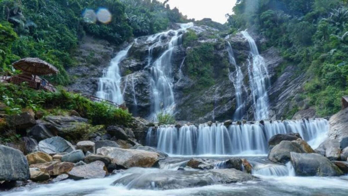 Thác Trắng Minh Long (Nguồn: Internet)