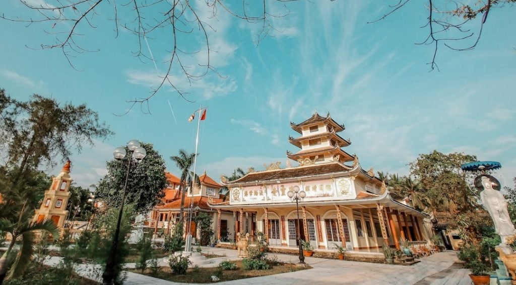 Chùa Tuyên Linh là một trong những ngôi chùa nổi tiếng bậc nhất Bến Tre (Ảnh: Internet)