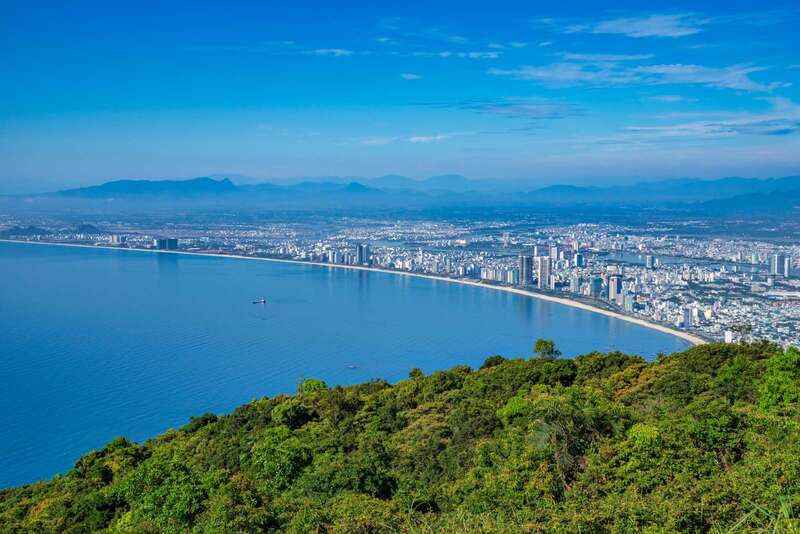 Top 7 bãi biển miền Trung cực đẹp dịp du lịch hè 2025 - ảnh 2