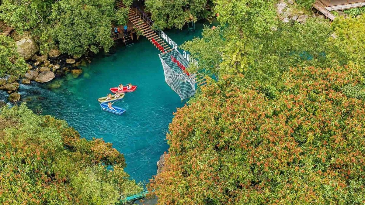 Suối Nước Moọc (Ảnh: Jungle Boss Tours)