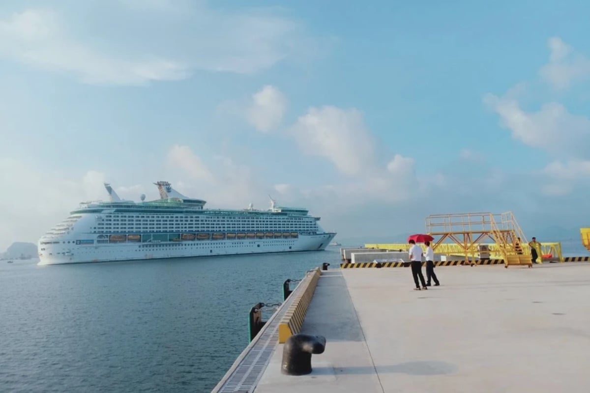 Voyager of the Seas cập cảng tàu khách quốc tế Hạ Long (Ảnh: Halong International Cruise Port)