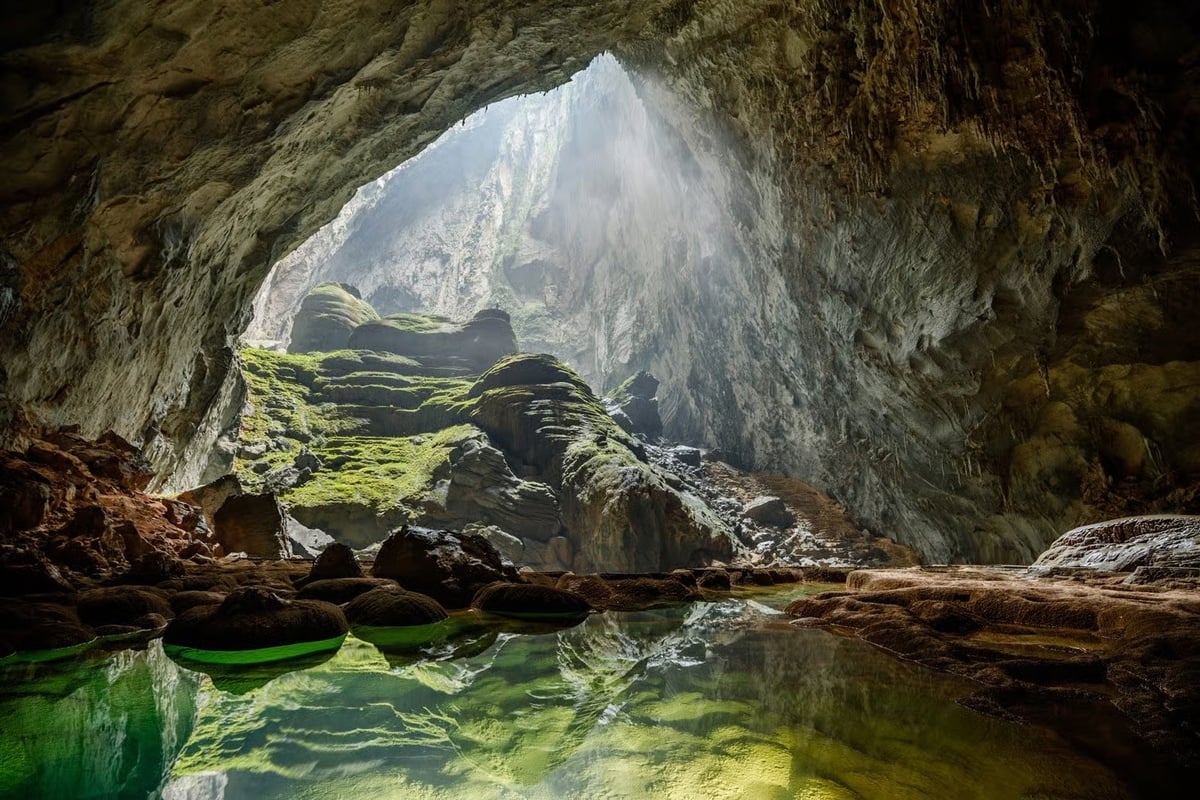 Hố Sụt 1 - Vọng Khủng Long, tuyệt tác thiên nhiên ban tặng (Ảnh: Oxalis Adventure)