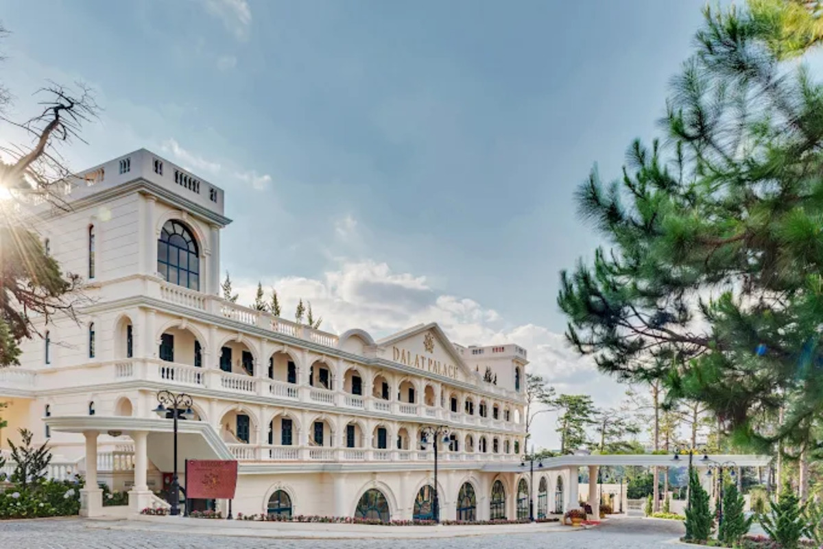 Khách sạn Dalat Palace (Ảnh: Dalat Palace Heritage Hotel)