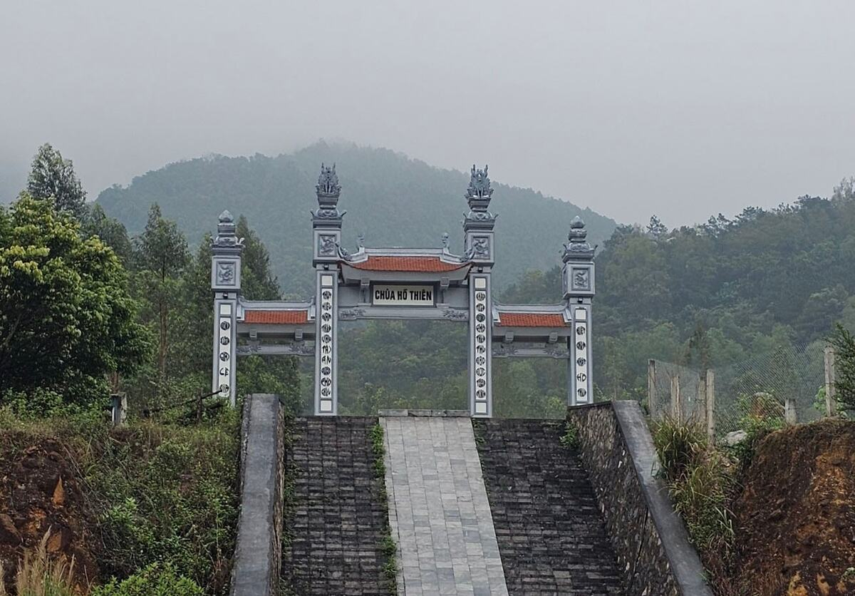 Cổng vào Chùa Hồ Thiên. (Ảnh: Internet)
