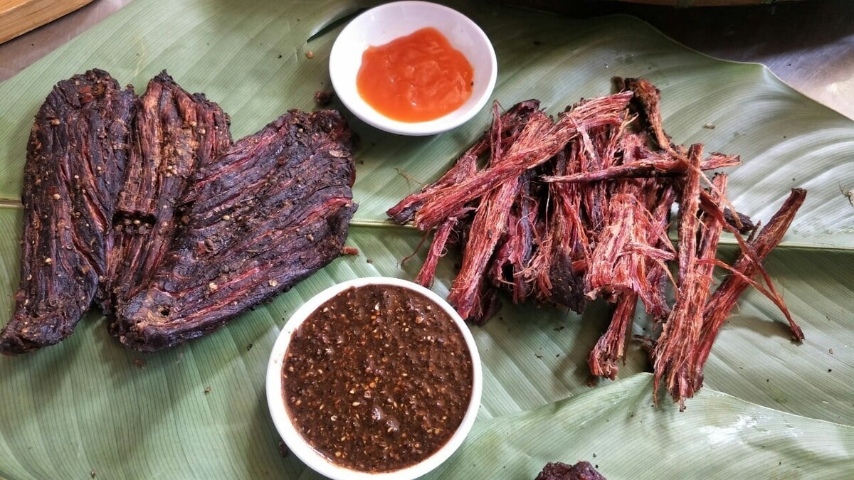 Thịt trâu gác bếp Sapa: Đặc sản hấp dẫn của xứ mờ sương - ảnh 1