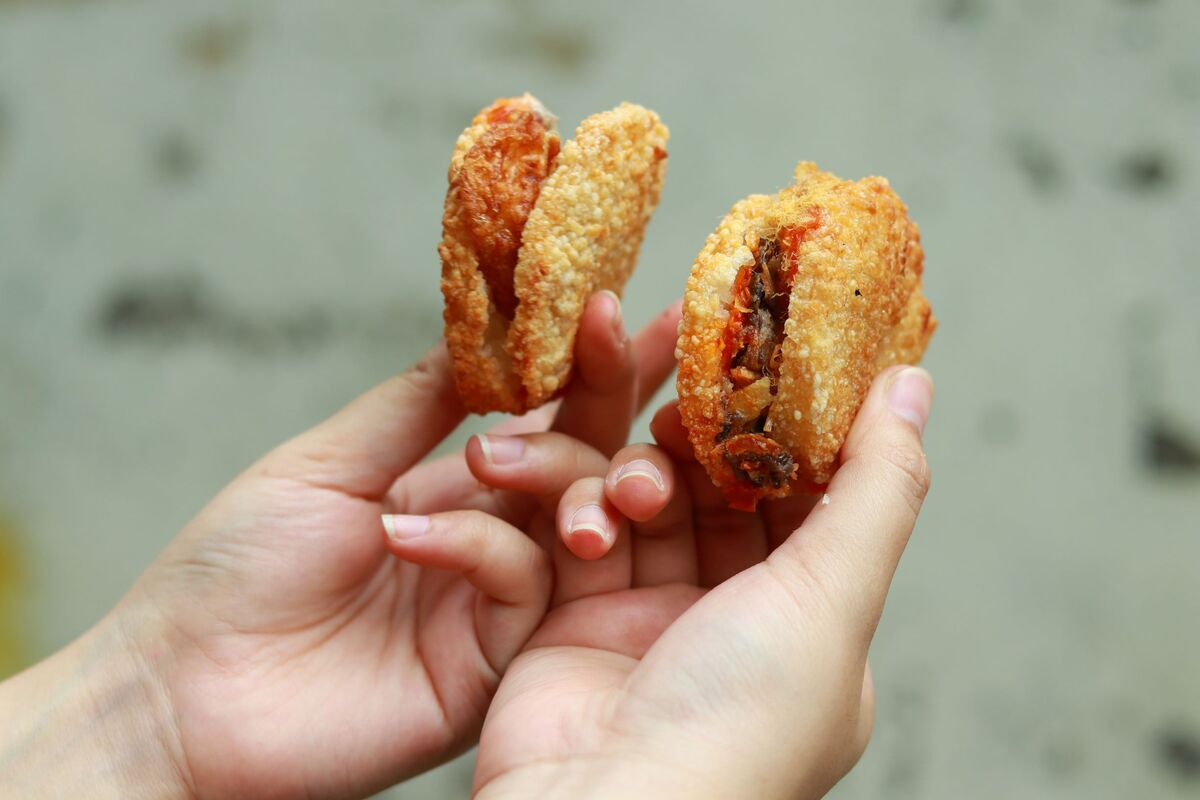 Xôi chiên Sài Gòn: Đặc sản đường phố thơm ngon hấp dẫn - ảnh 1