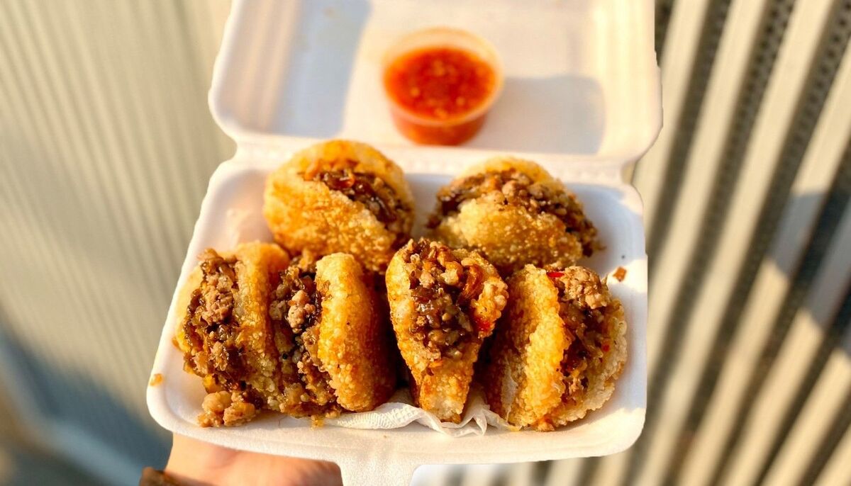 Xôi chiên Sài Gòn: Đặc sản đường phố thơm ngon hấp dẫn - ảnh 2