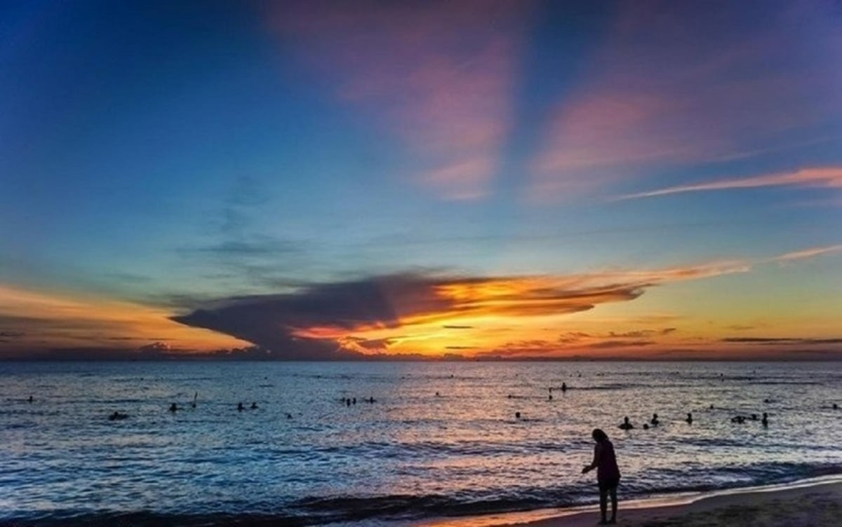 Hoàng hôn trên biển Bảo Ninh (Nguồn: Internet)