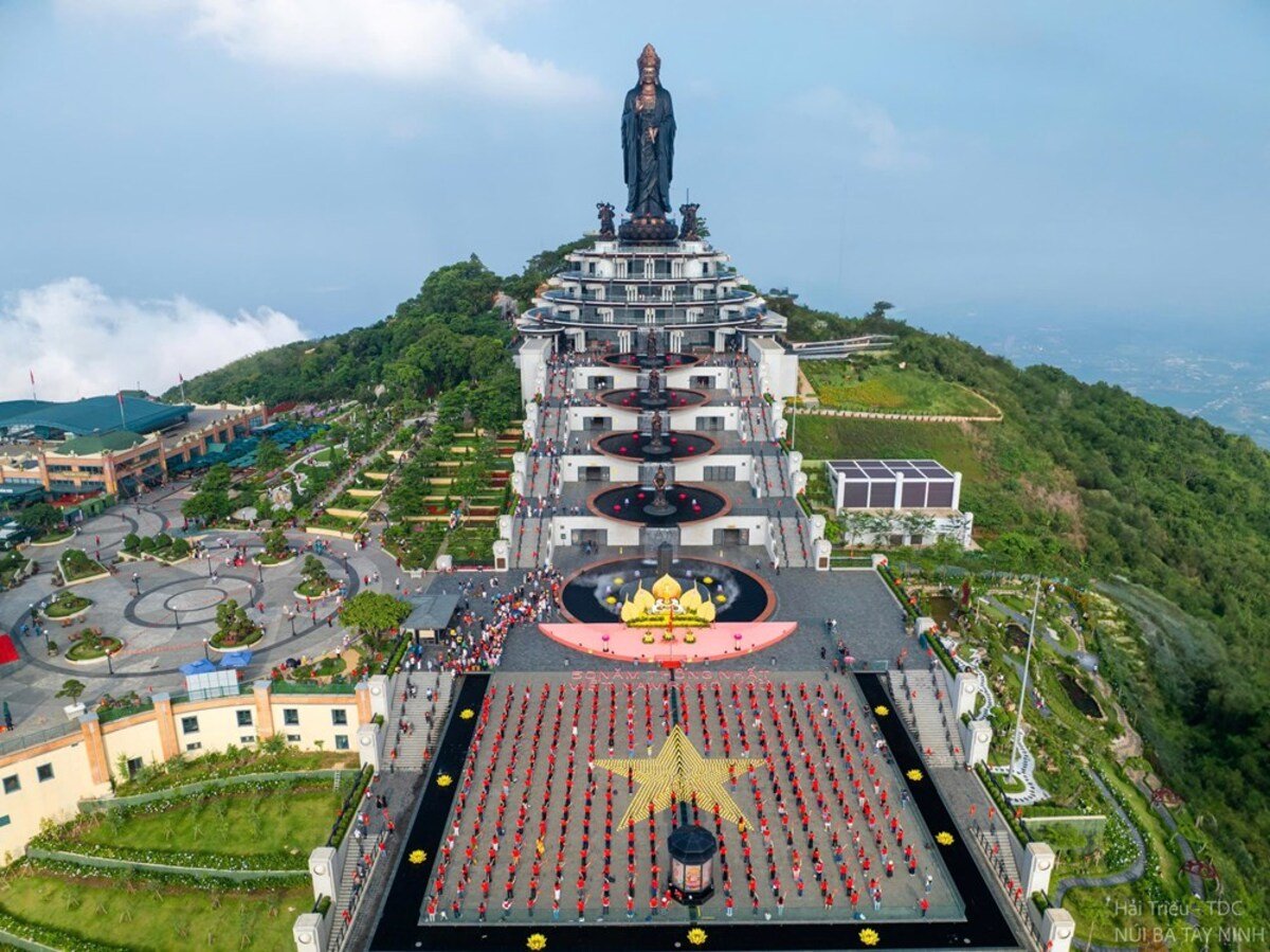 Núi Bà Đen (Nguồn: Internet)