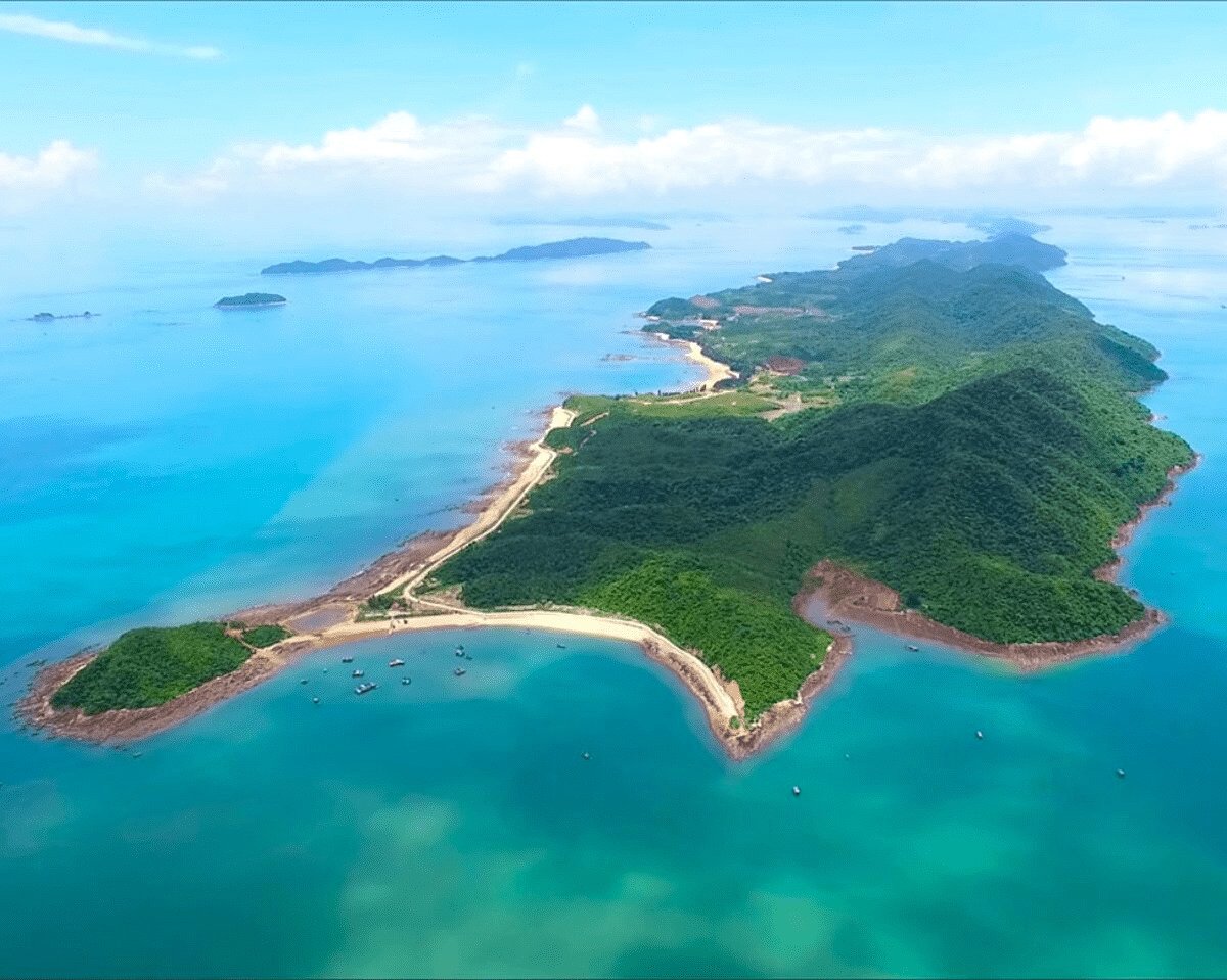 7 địa điểm du lịch Quảng Ninh lý tưởng cho cặp đôi du lịch hè 2025 - ảnh 5