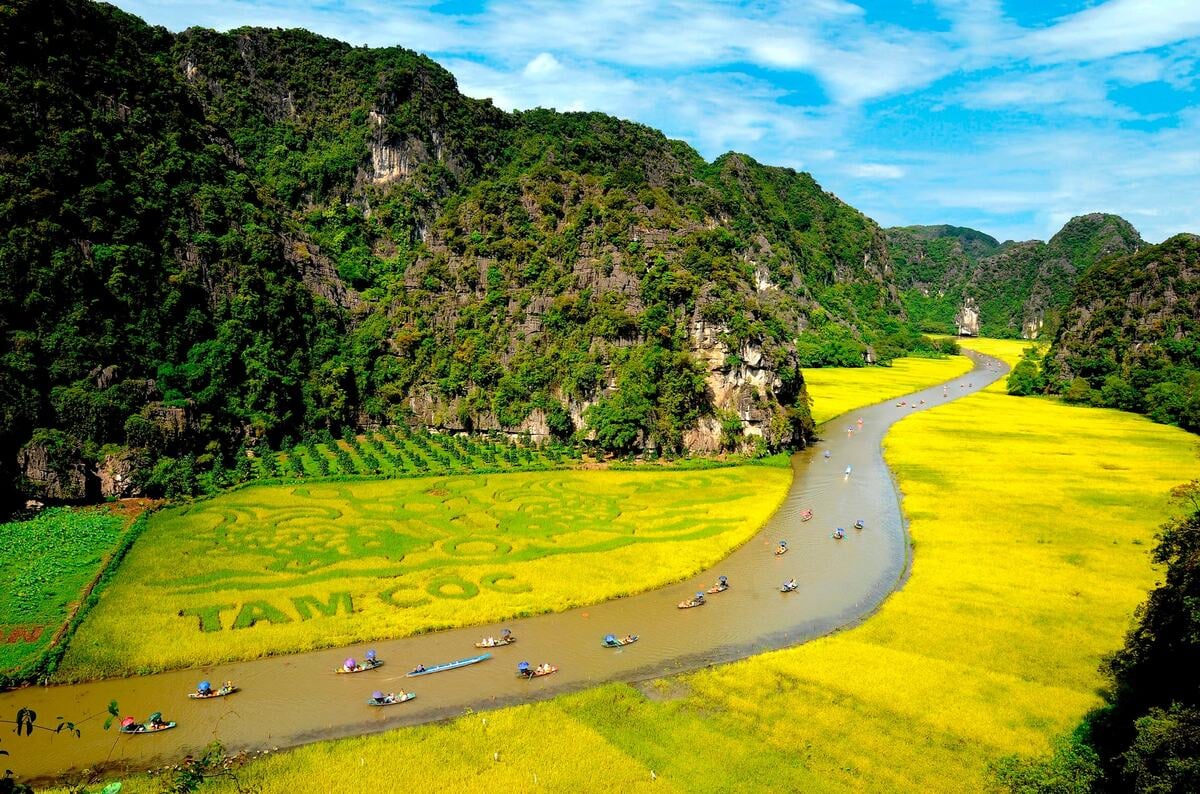 Du lịch Ninh Bình một mình: Top 5 địa điểm lý tưởng nhất nên check-in dịp hè - ảnh 2