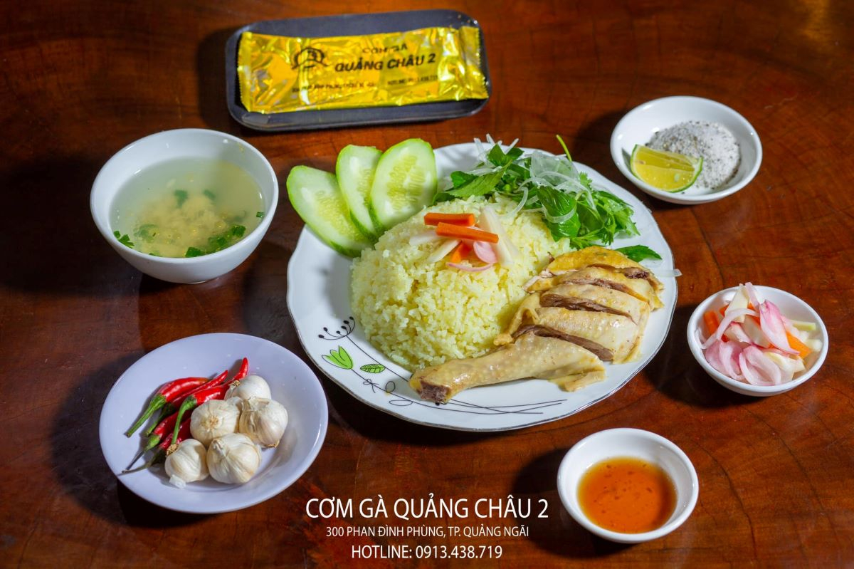 Cơm gà Quảng Châu (Nguồn: CƠM GÀ QUẢNG CHÂU 2)