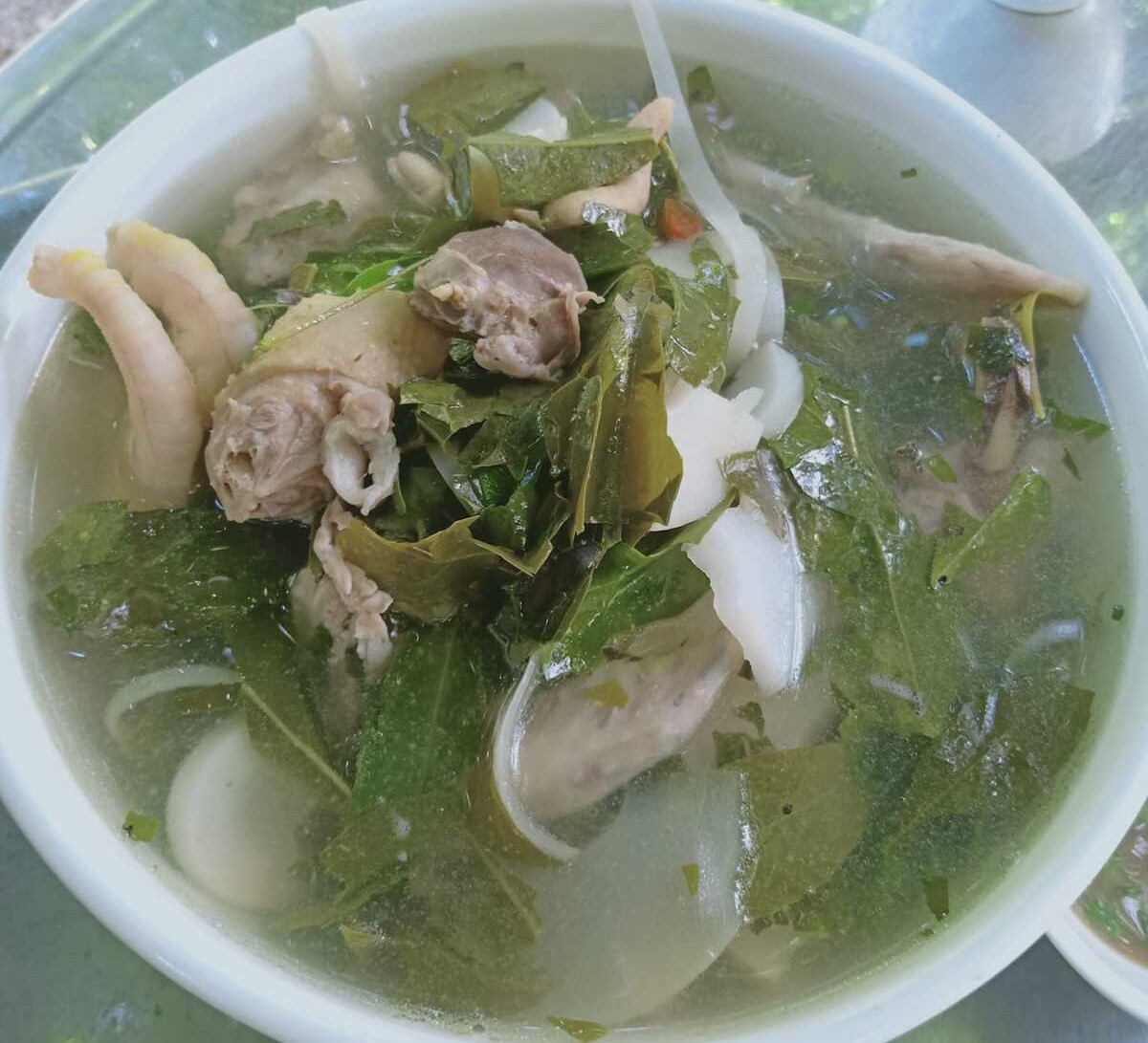 Canh chua lá dít thịt gà (Nguồn: Internet)