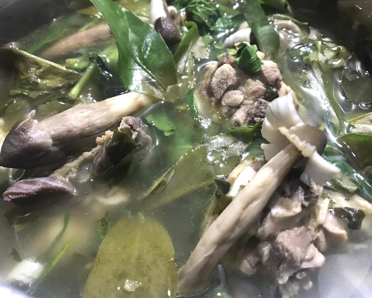 Canh chua lá dít: Món ngon lạ miệng khiến du khách mê mẩn của Phú Yên - ảnh 1