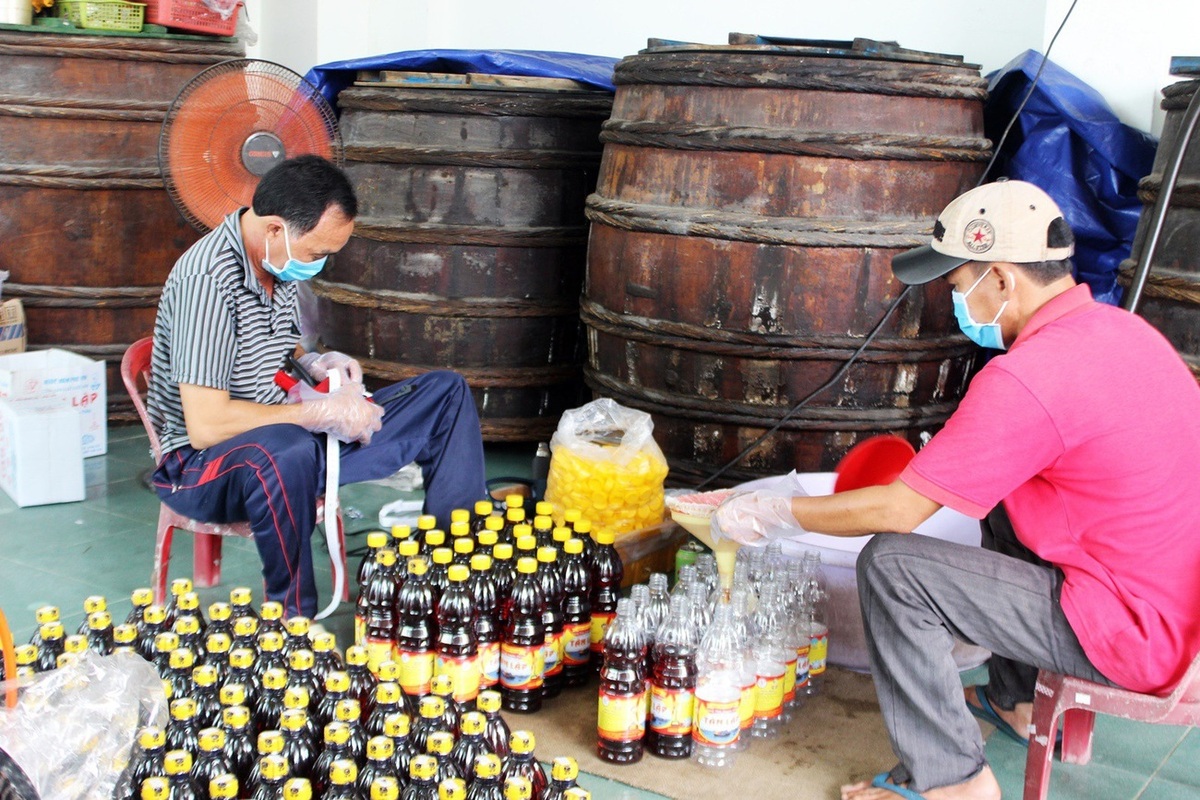 Làng nghề nước mắm Gành Đỏ: Nơi lưu giữ tinh hoa nghề biển Phú Yên - ảnh 1