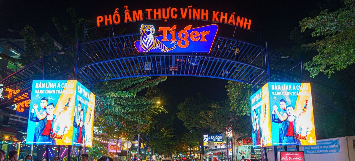 Phố Vĩnh Khánh nổi tiếng là phố ẩm thực. (Ảnh: Internet)