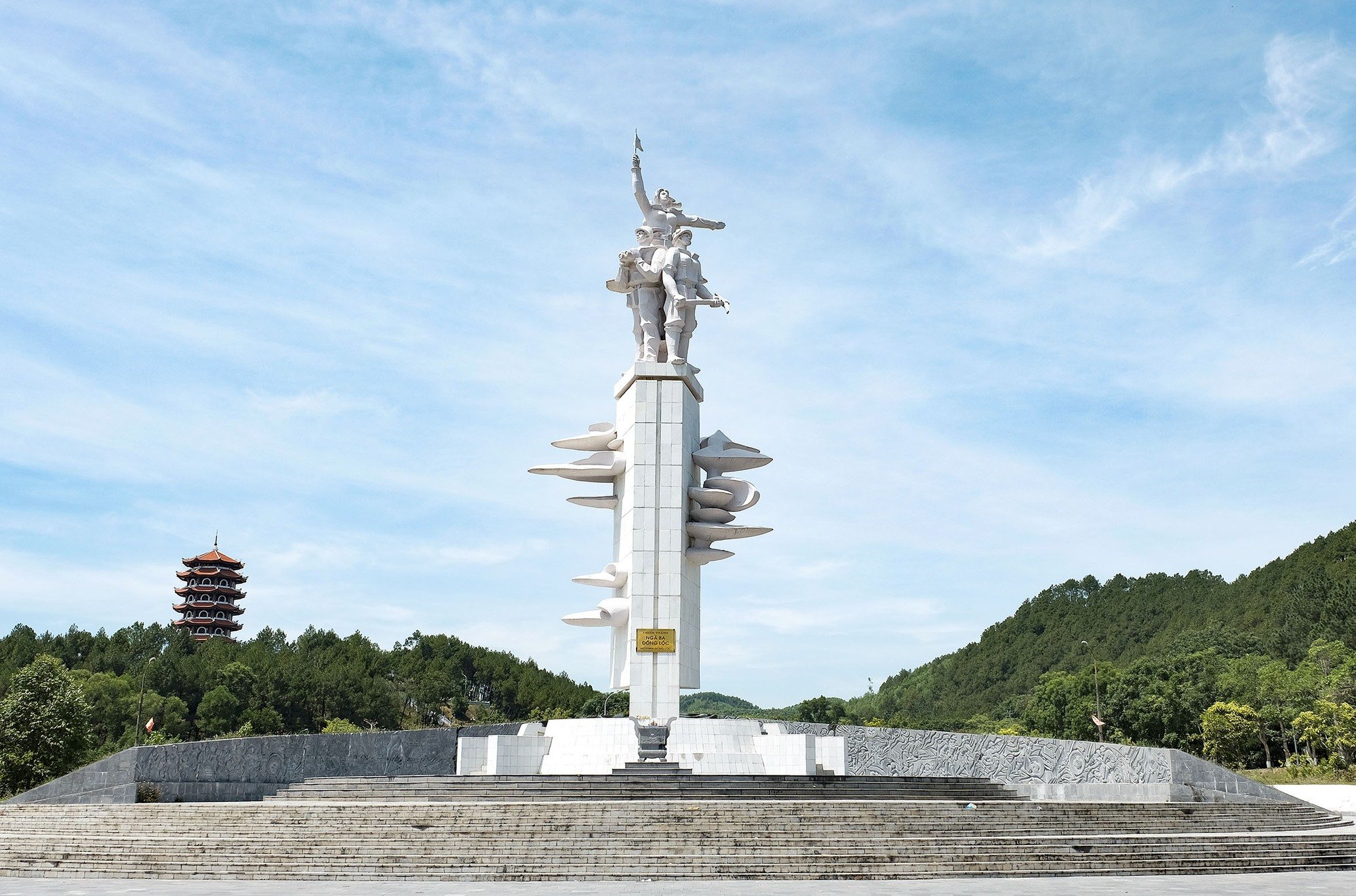 Tượng đài Chiến thắng (Ảnh: Internet)