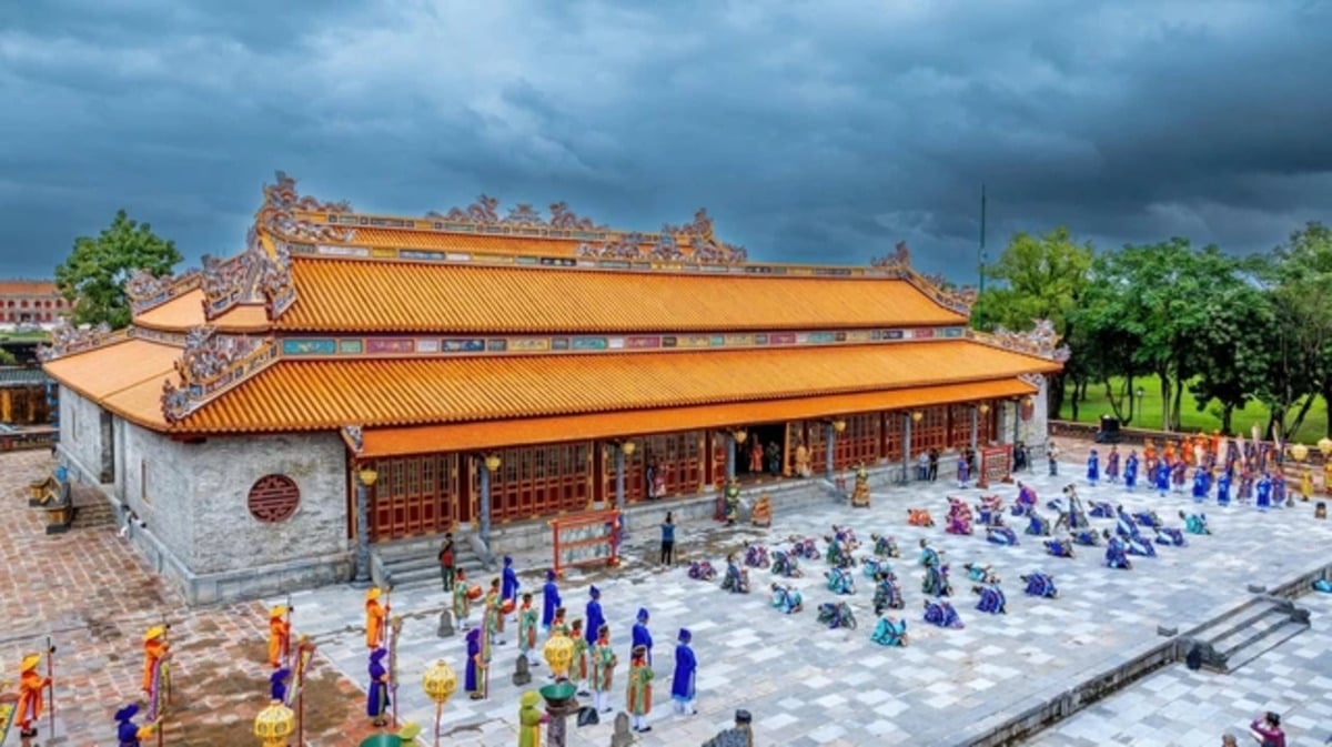 Điện Thái Hòa nhìn từ bên ngoài (Ảnh: Bùi Ngọc Long/Báo Thanh Niên)