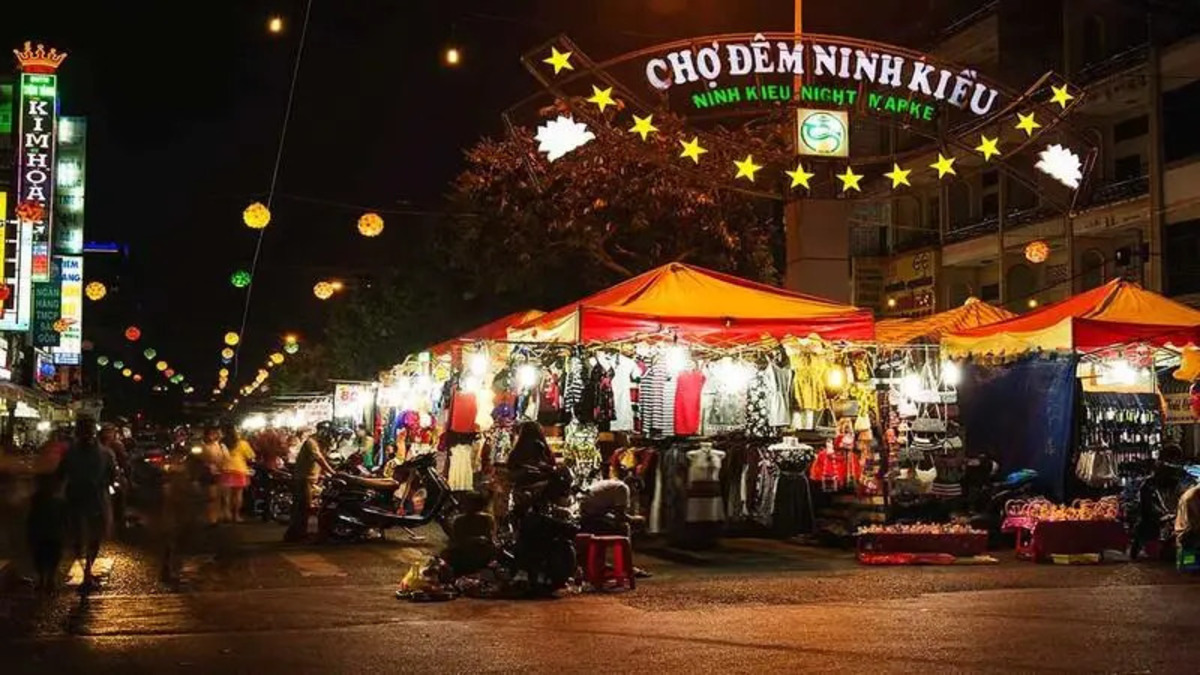 Chợ đêm Ninh Kiều (Nguồn: Internet)